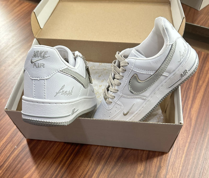 NIKE AIR FORCE FRESH BRANCO PRATA