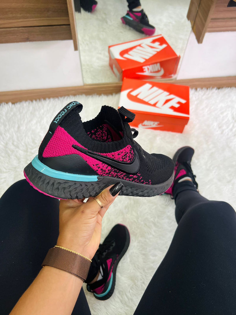 NIKE EPIC PRETO PINK