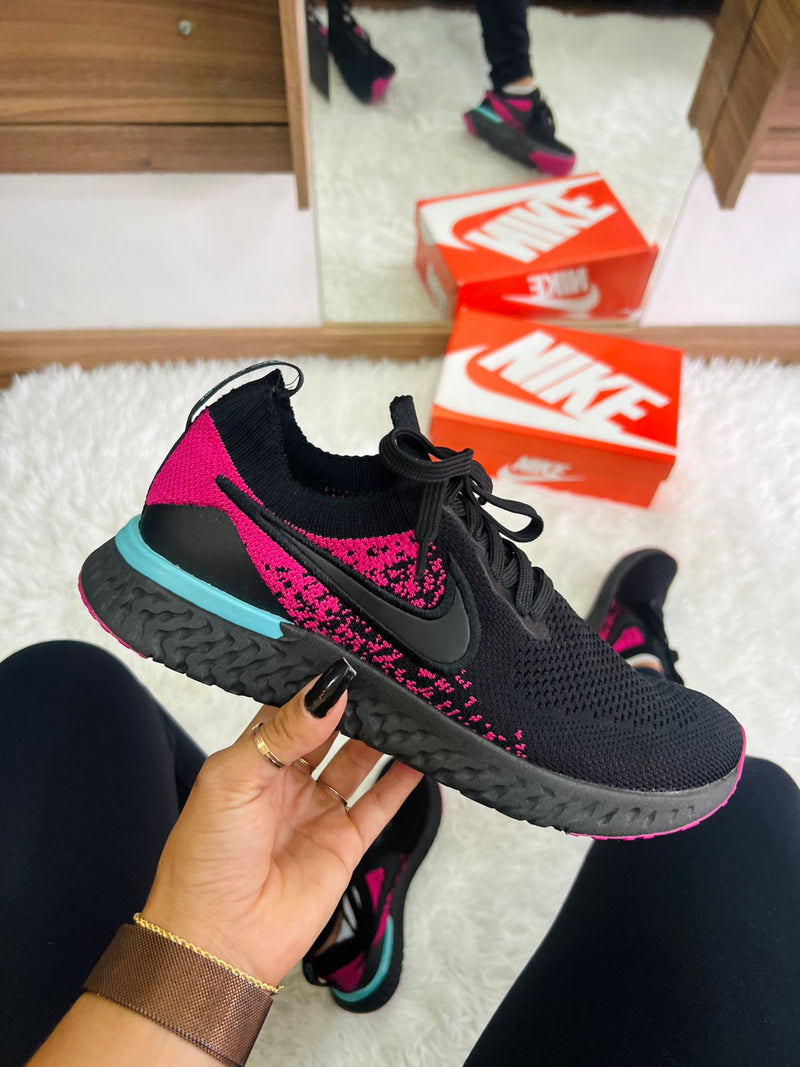 NIKE EPIC PRETO PINK