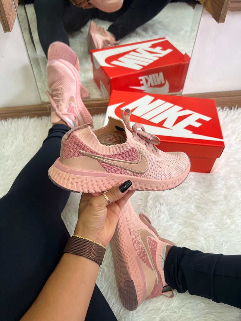 NIKE EPIC NUDE