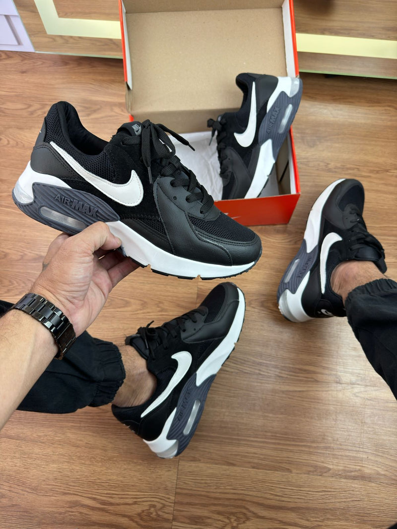 AIR MAX EXCEE PRETO BRANCO